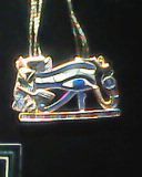 El Ojo de Horus, Udyat «el que está completo» (Udjat en inglés), fue un símbolo de características apotropáicas, es decir: mágicas, protectoras, purificadoras